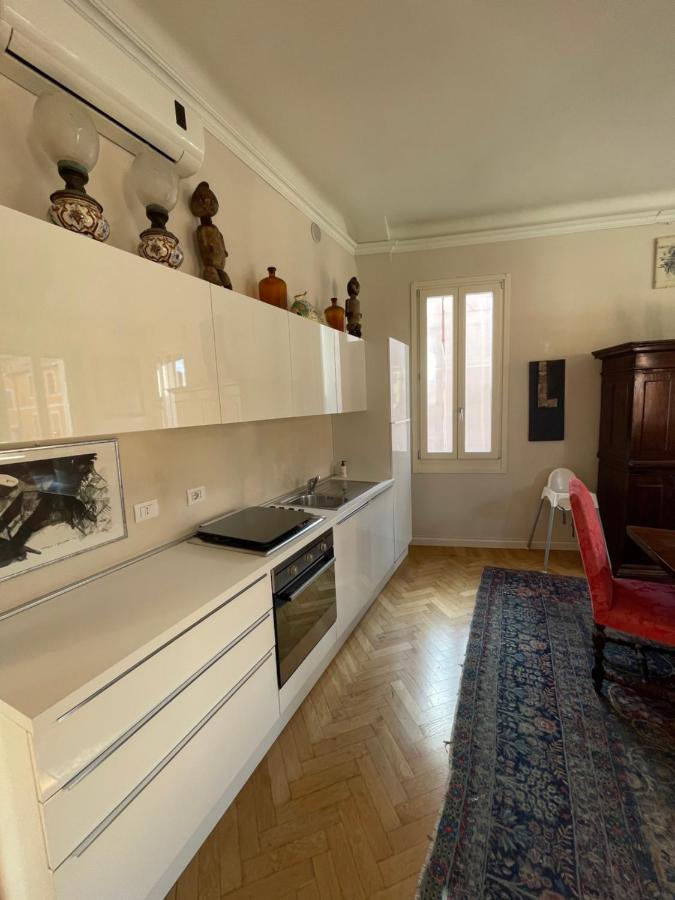 Elegante Appartamento In Centro A تشيزينا المظهر الخارجي الصورة